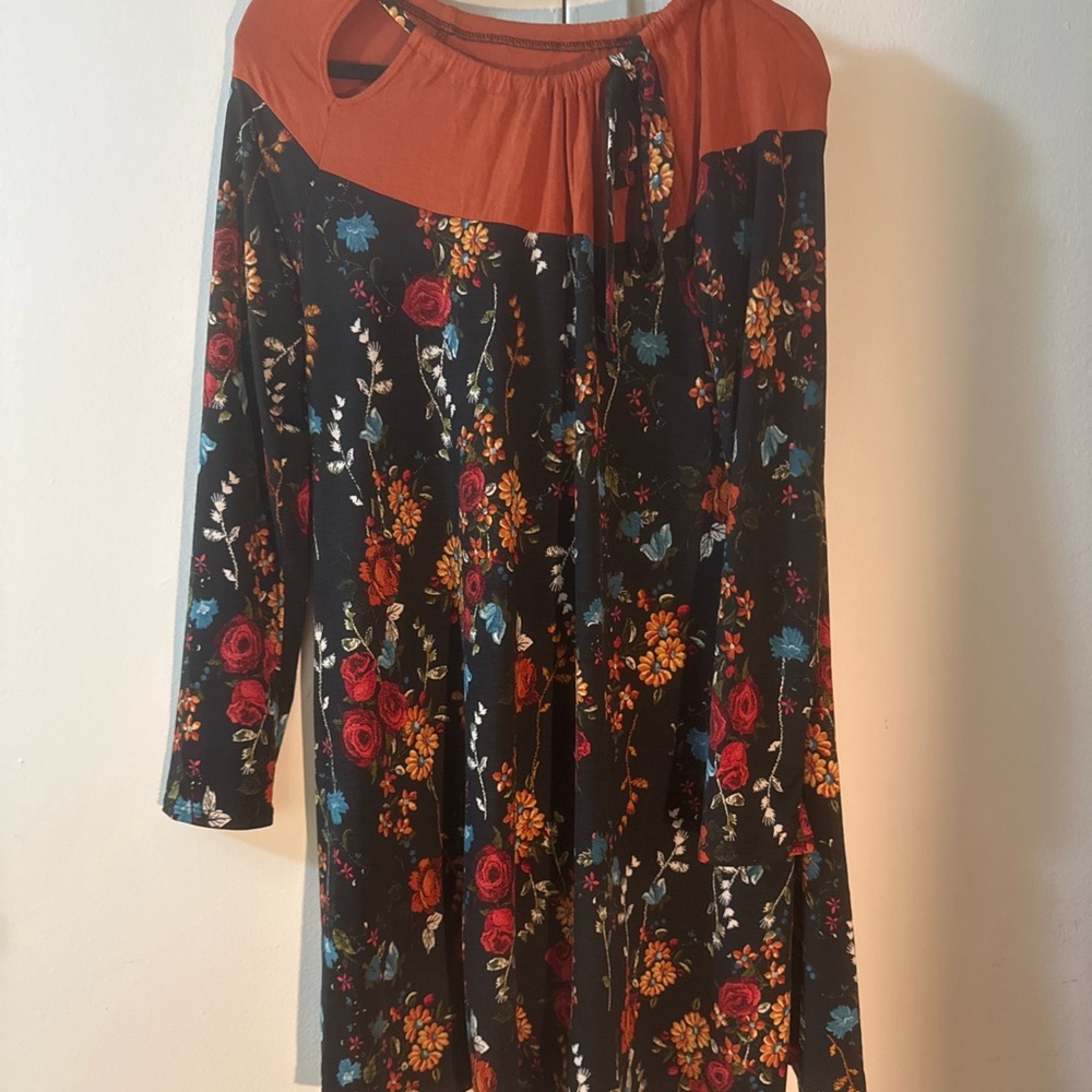 Chic Floral Long Sleeve Dress in Black and Orange